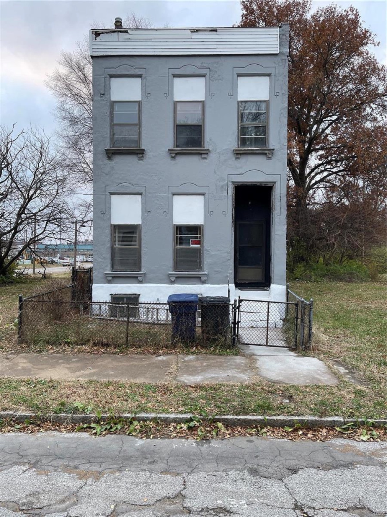 Front of 2704 Stoddard St